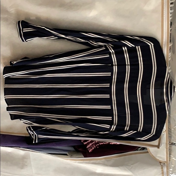 Blouse - Picture 2 of 3